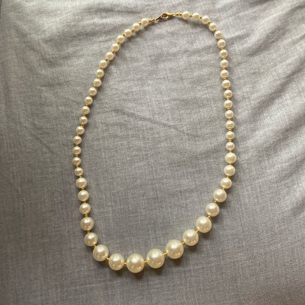 Elegant Cream Pearl Necklace